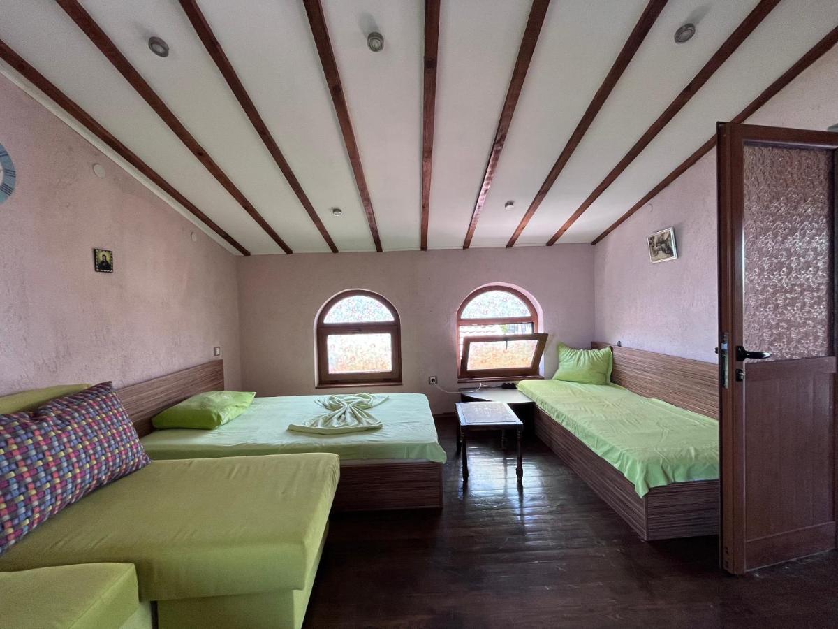 Brunette Beauties Guesthouse & Studio Sinemorets Екстер'єр фото