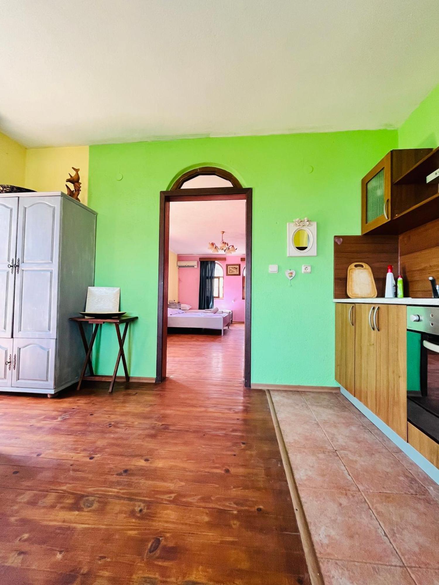 Brunette Beauties Guesthouse & Studio Sinemorets Екстер'єр фото